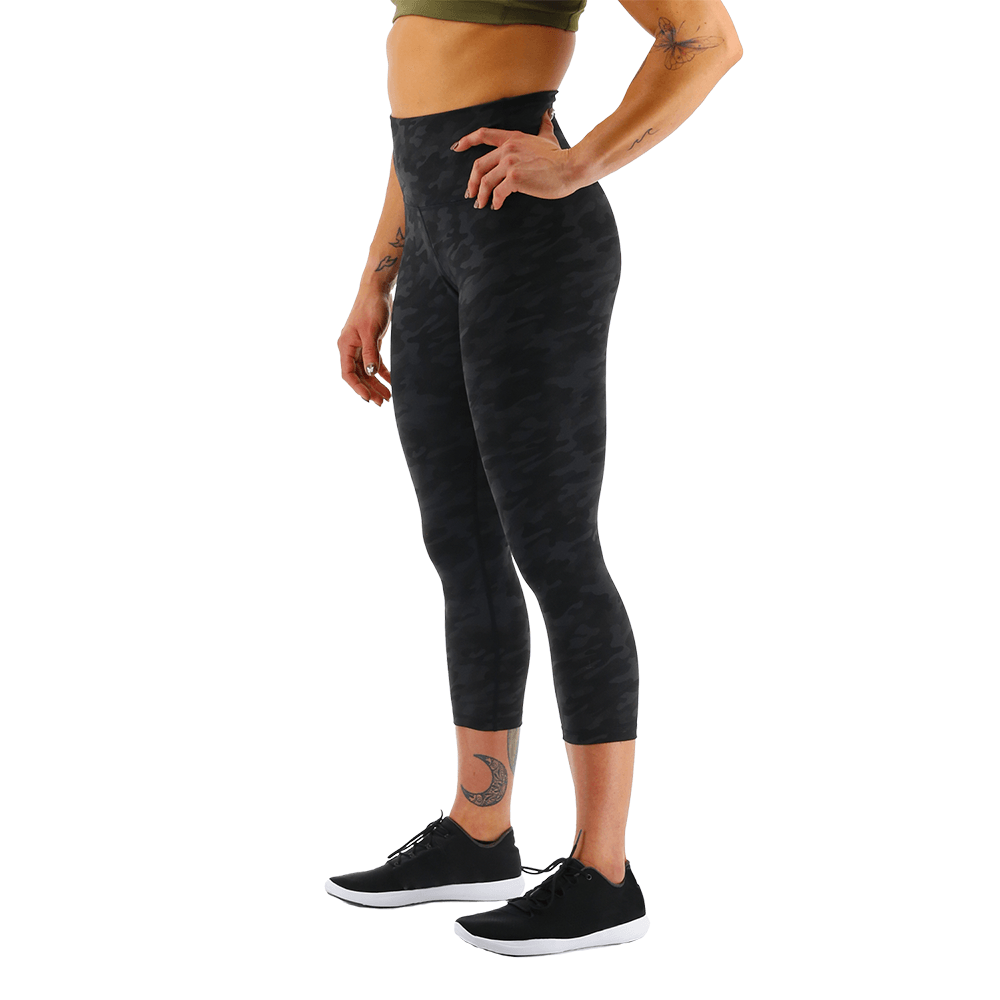 TYR GYM Women s High Rise Camo Blackout 3 109.00